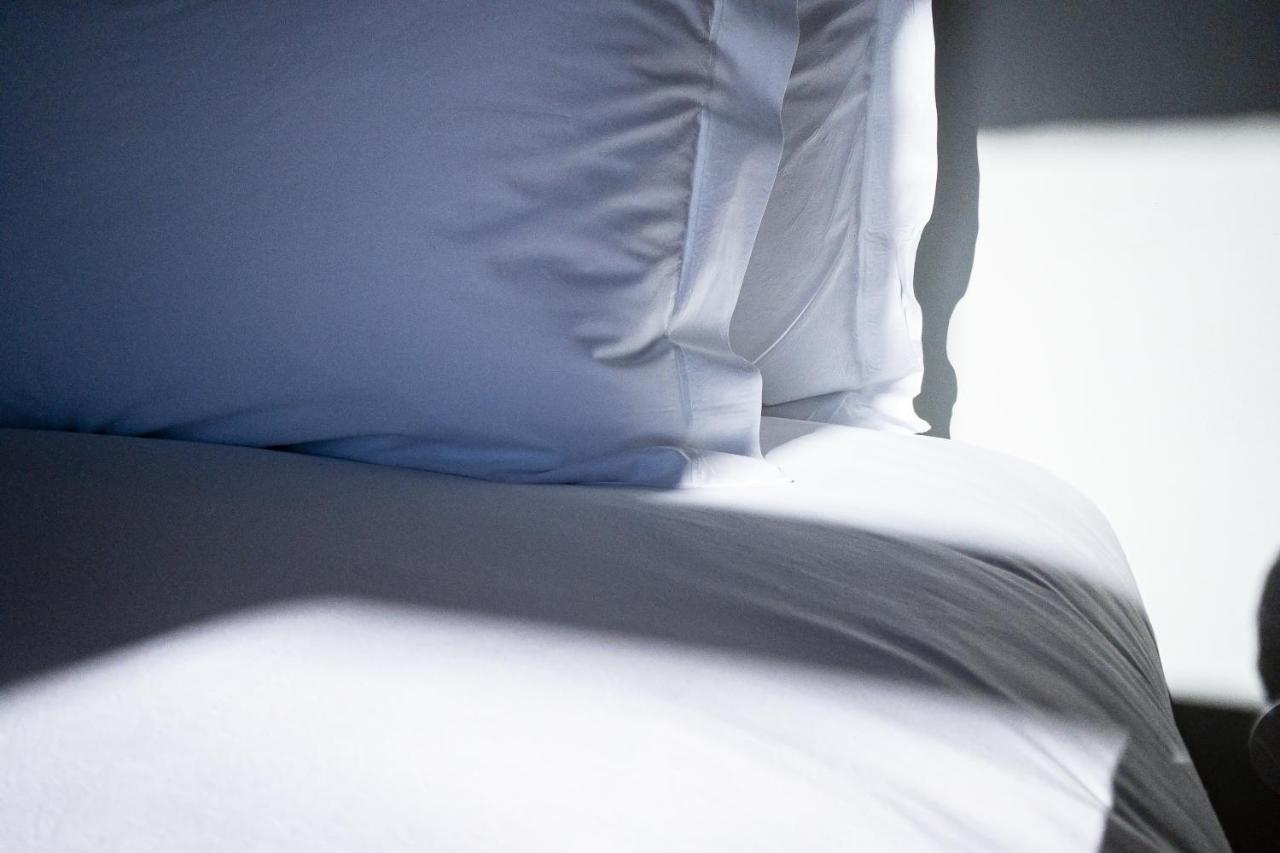 A House In Estoril - Adults Only Hotel ภายนอก รูปภาพ A bed