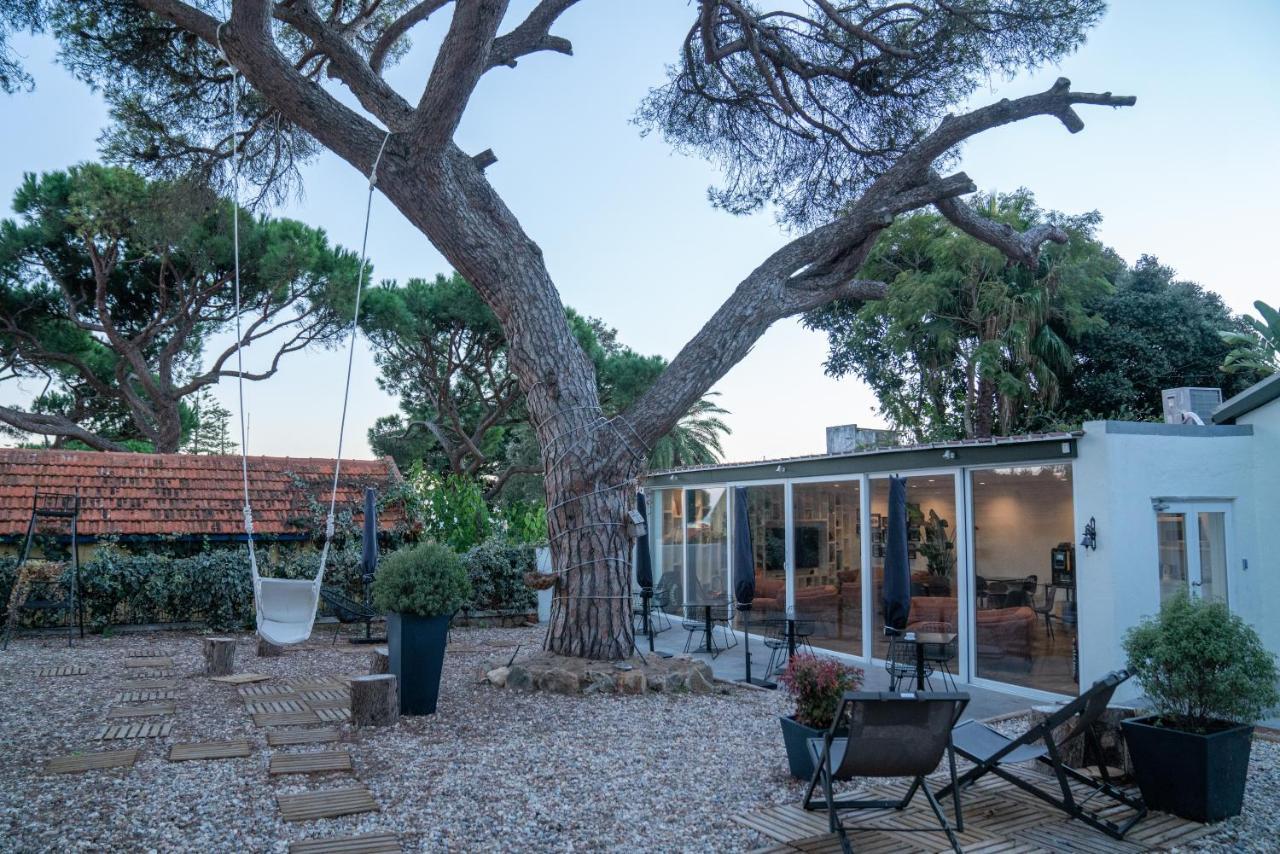 A House In Estoril - Adults Only Hotel ภายนอก รูปภาพ The house of the artist in Saint-André-de-Lidon